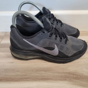 Nike Air Max Dynasty Sneakers Women Size 6